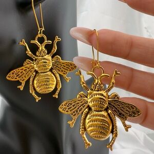 Gold Honey Bee Vintage Dangle Earrings